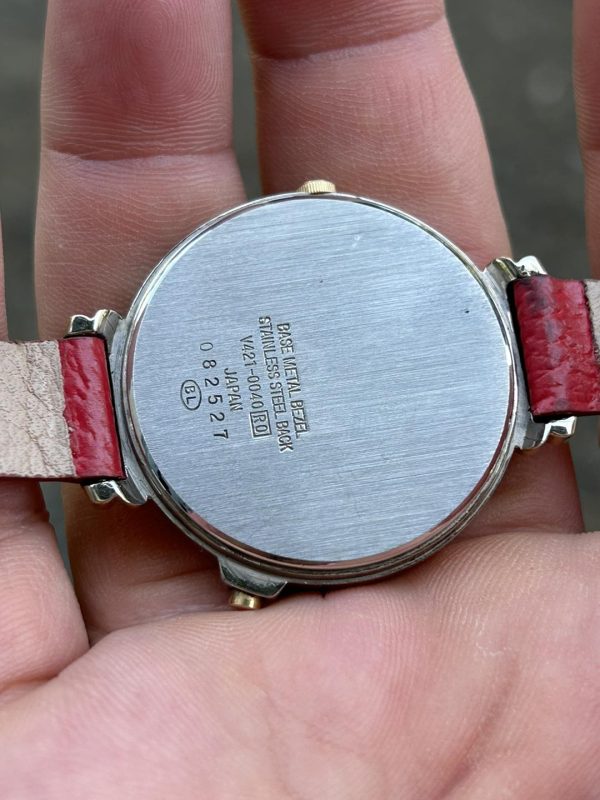 SEIKO – VINTAGE JDM ‘MELODY’ WATCH V421-0040 Base metal bezel Stainless