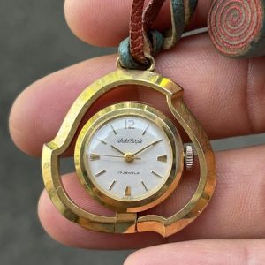 Seiko Purple manual winding pocket watch 17 Jewels , made in Japan .