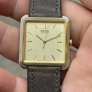 Seiko Quartz 1221-5610 Man watch/ case no.451216 , made in Japan.