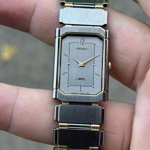 Seiko Quartz ARC 1220-5210 Man watch/ case no.562539, made in Japan.