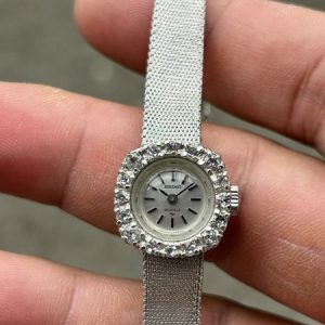 Seiko Ladies manual winding watch 17-0030/ case no.9900013 , made in Japan.