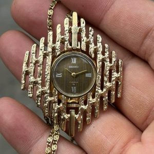 Seiko Fancy Necklace manual winding 17 jewels Watch ASGP /case no.131910 , made in Japan.