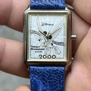 Seiko Disney Millenium Spectacular Tokyo Disneyland Watch Quartz V701 / case no.901600 ,made in Japan.