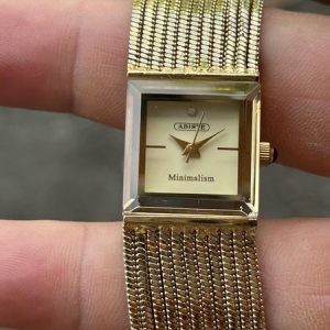Abiste Minimalism Quartz Vintage watch stainless Steel back , made in Japan.