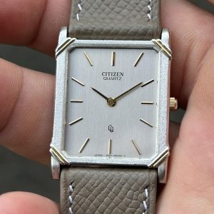 Citizen tank Quartz watch CQ 7923-799381 S/ case no.2020574 , made in Japan.