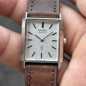 Vintage Seiko Quartz Watch 4130-5010 / case no.520706 , made in Japan .