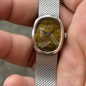 Vintage Juvenia lady watch 17 jewels hand winding , case no.1063625, Swiss made .