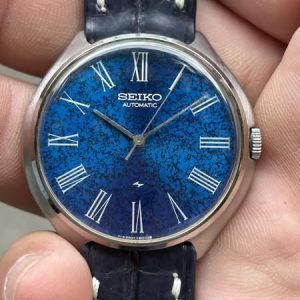 Vintage Seiko Chariot automatic 2201-8000, hi beat 28800/ case no.100670 , made in Japan.