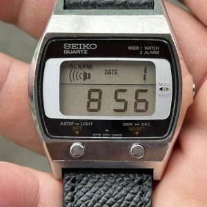 Vintage SEIKO A021-5000 LCD Digital Watch ST STEEL / case no.817051 , made in Japan