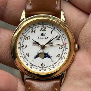 Selfix Moon phase Quartz Vintage watch M0P6 Stainless Steel back , made in Japan.