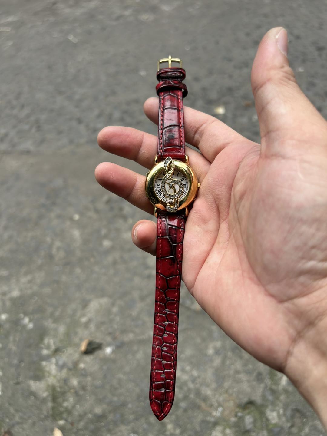 Montre Vintage Luc Desroches Quartz - Élégance intemporelle d'occasion