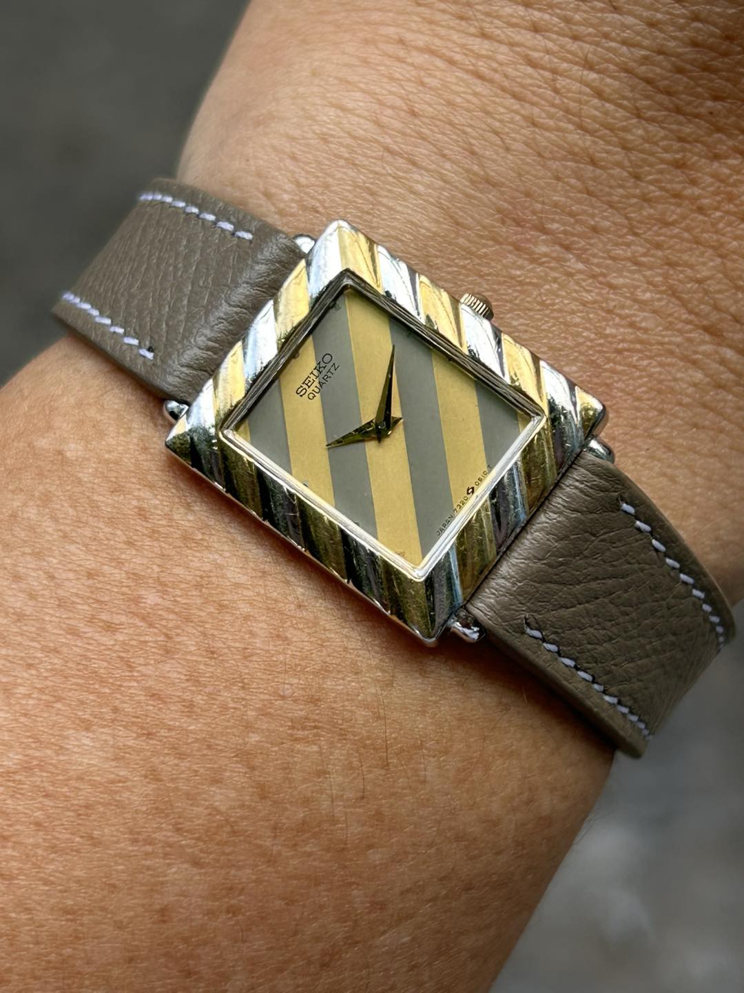SEIKO レディース クォーツ 腕時計 スクエア ゴールド 7320-6570 SEIKO - SEIKO レディース クォーツ 腕時計 スクエア ゴールド 7320