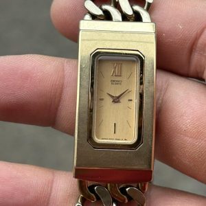 Seiko bracelet quartz watch 2E20-5410 /case no.540935 , made in Japan.