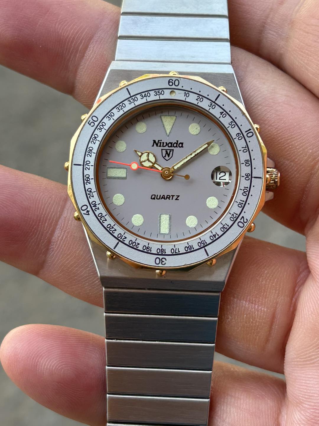NIVADA QUARTZ WATCH Grenchen SWITZERLAND TGP STAINLESS STEEL BACK