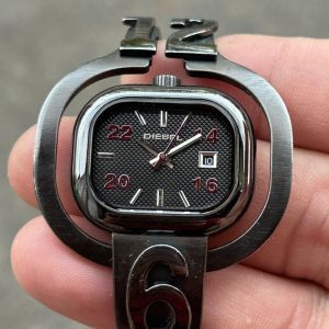 Diesel Quartz watch stainless Steel DZ-2145 / case no.110601 , made in Japan.