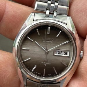 Seiko LM automatic watch, Cal.5606-7190/ Case no.230273 , made in Japan.