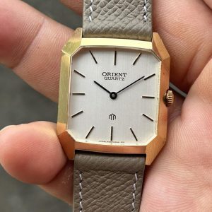 Orient Quartz Vintage watch I050404-40 GP Stainless Steel back, made in Japan.