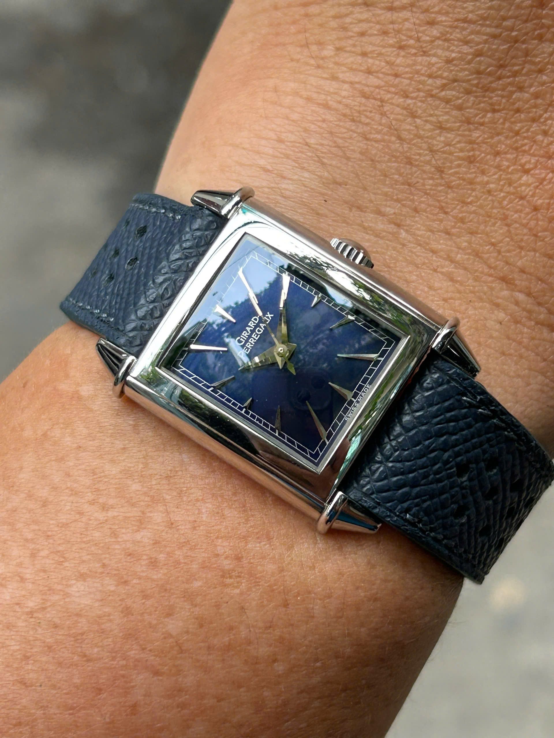 Vintage Girard Perregaux hand winding 17 jewels Cal.2409 Ref.2590