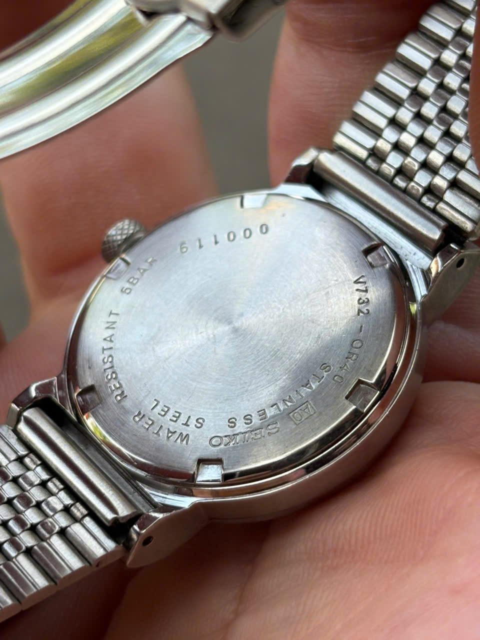 Seiko Quartz V732-0R40 watch, case no.000119, made in Japan