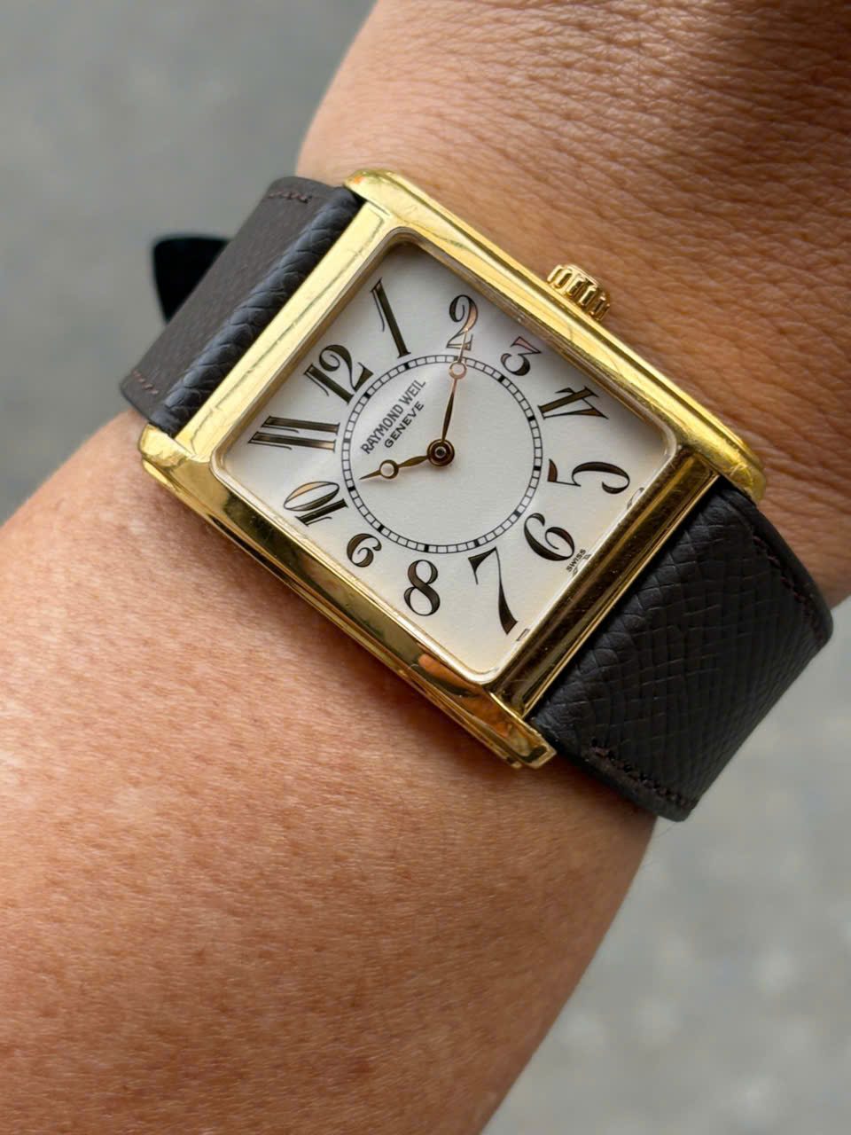 Raymond Weil Geneve Tank manual winding Watch 18k gold