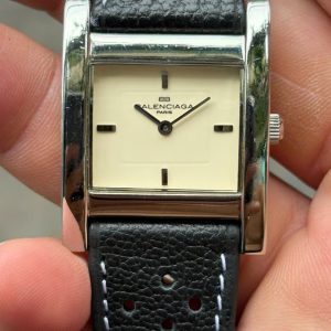 Balenciaga Paris Quartz watch B380, case no.0312 , Swiss made.