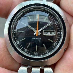 Seiko 5 Sports automatic water 70 proof 25 Jewels, Cal.6106-6040 day date/ case no.935150, made in Japan.