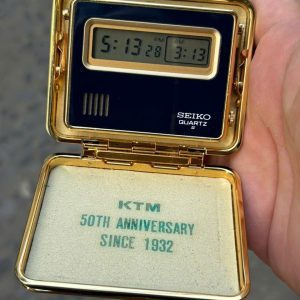 Seiko Desk lock digital watch QD807L, made in Japan .