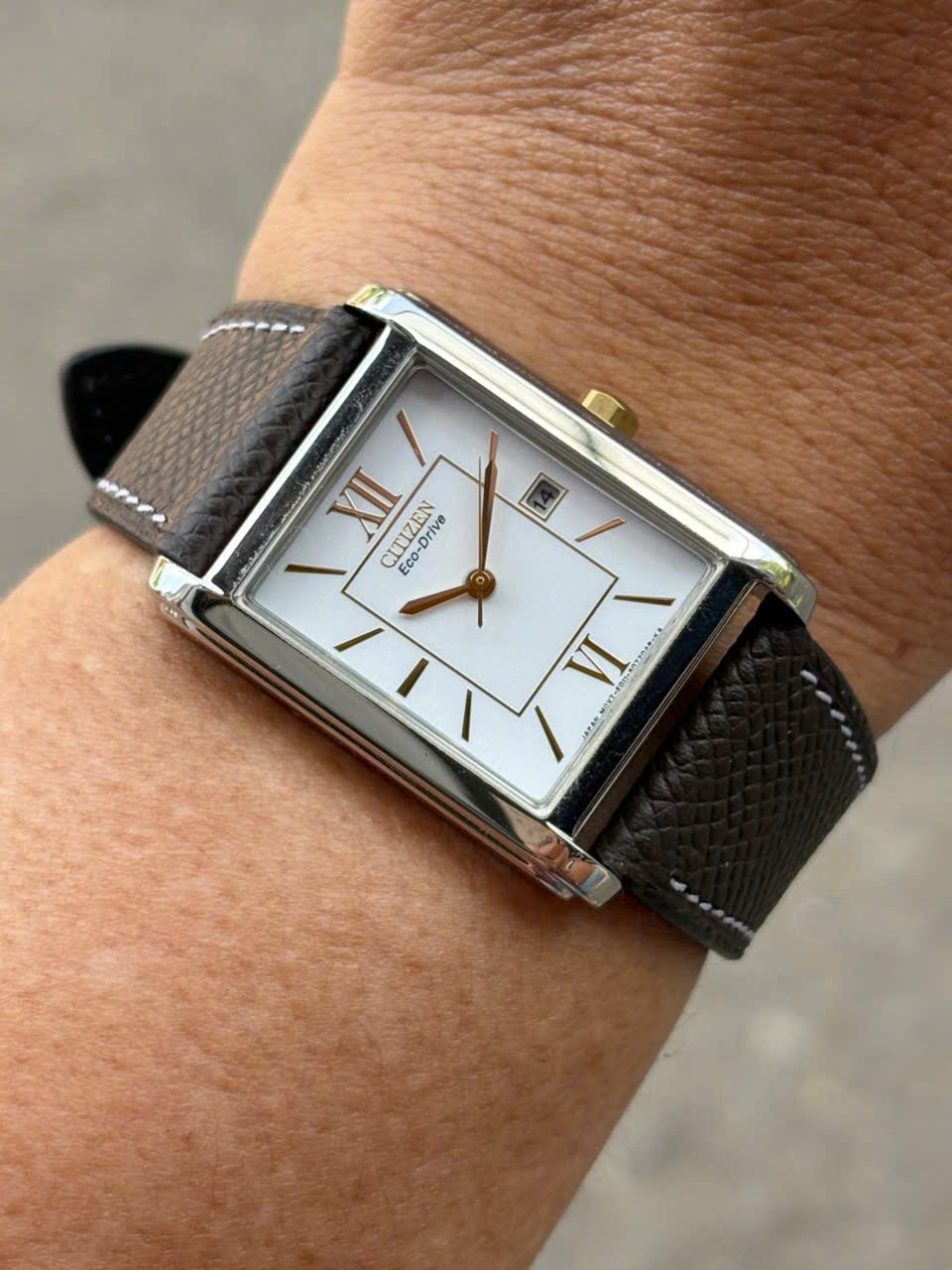 Citizen tank Eco Drive quartz watch E011-S045193 HST / case no