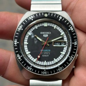 SEIKO 5 Sports automatic limited edition watch 4R36-13S0, case no.13610/15555, made in Japan.