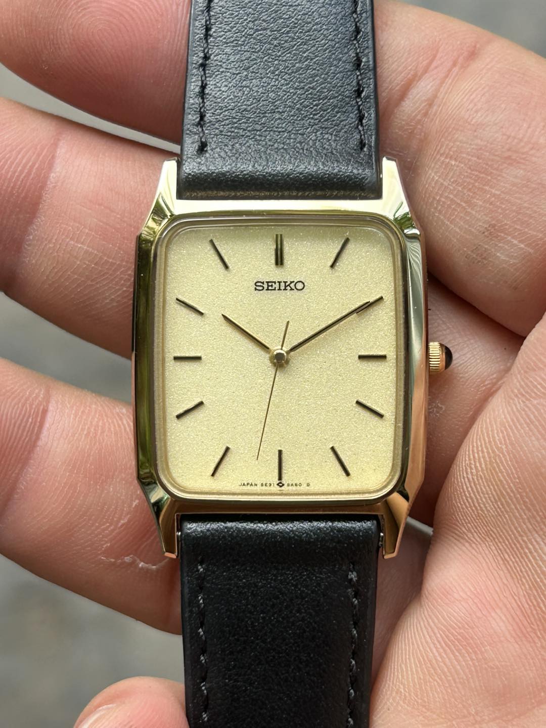 Seiko tank Quartz 5E31-5A50 Vintage Mens Watch Authentic/ case no