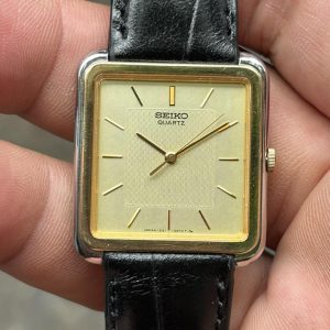 Seiko Quartz 1221-5610 Man watch/ case no.451306 , made in Japan.