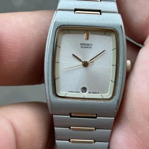 Seiko Quartz 2A22-5170, case no.551149, made in Japan.
