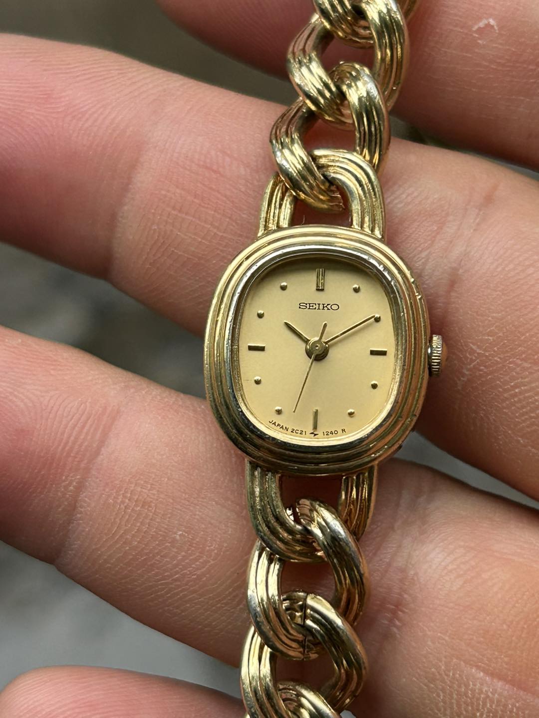 Seiko lady Quartz watch 2C21-5510 base metal St.Steel back / case