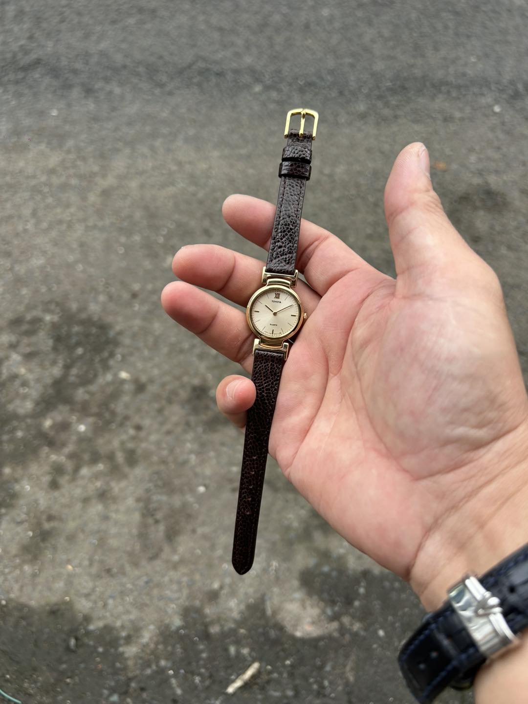 Toyota lady quartz watch VX50-6030, made in Japan . – Long's Fine