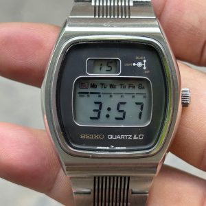 Vintage Seiko Quartz LC Digital Quartz watch 0124-0030 / case no.624371, made in Japan.