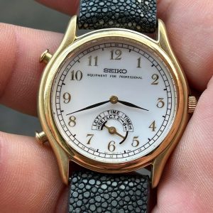 Seiko Equipment for Professional 8M11-6000 quartz watch / case no.930183, made in Japan .
