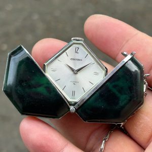 Vintage Seiko Pocket 21-7210 URUSHI painting case Kimono corset watch/ case no.8400222, made in Japan .