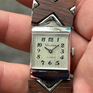 Vendome vintage manual winding watch 17 jewels, Swiss made.