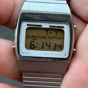 Seiko digital A229-5000 stainless steel Alarm Chronograph Watch / case no.8N4996 , made in Japan.