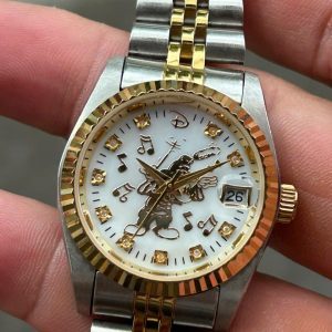 Disney – Mickey Quartz Watch limited edition 0072/2000 , made in Japan .