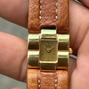 Seiko lady Quartz watch 1F20-5A10, case no.797525, made in Japan.