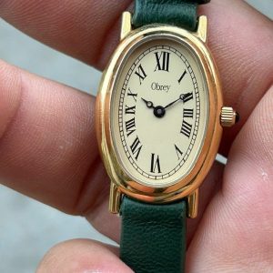 Obrey Quartz Vintage watch stainless Steel back 711008.3-E4, made in France .