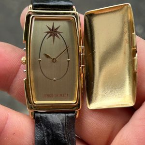 Seiko Junko Shimada ( designer ) Quartz Watch 2P20-5K80 Base metal St.Steel back, Case no.600608, made in Japan.