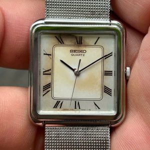 Seiko Quartz 1221-5610 Man watch/ case no.451075 , made in Japan.