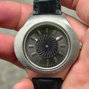 J Axis - NOSTALGIC New York Design quartz watch 20/520-K, made in Japan.