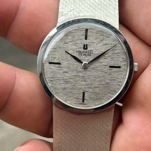 Universal Geneve manual winding 17 Jewels Cal.1-42 842.101 / Case no.5122306 , Swiss made.