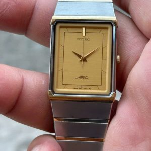 Seiko Quartz ARC 1221-5740 Man watch stainless steel+base metal / case no.500543 , made in Japan.