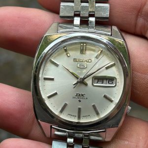 Seiko DX Automatic watch 25 Jewels Cal.6106-7050, case no.870095 , made in Japan.