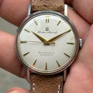 SEIKO MARVEL manual winding Diashock 19 jewels 14012 watch, made in Japan.