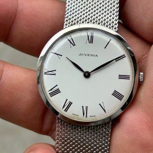 Juvenia 17 jewels hand winding watch /case no.984488 , Swiss made .